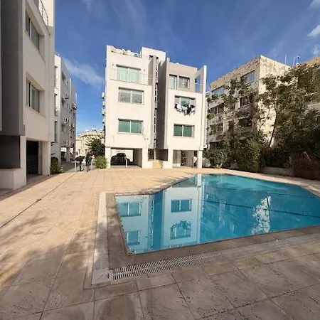 2 Bedroom Comfy And Calm Flats By Lords Palace And Sea شقة