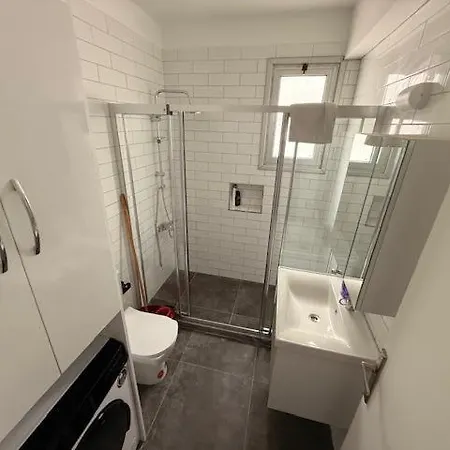 شقة 2 Bedroom Comfy And Calm Flats By Lords Palace And Sea كيرينيا